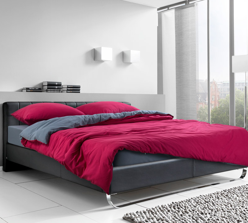 Однотонное постельное белье с простыней на резинке 180x200 Зимняя вишня, трикотаж, Евро стандарт фото
