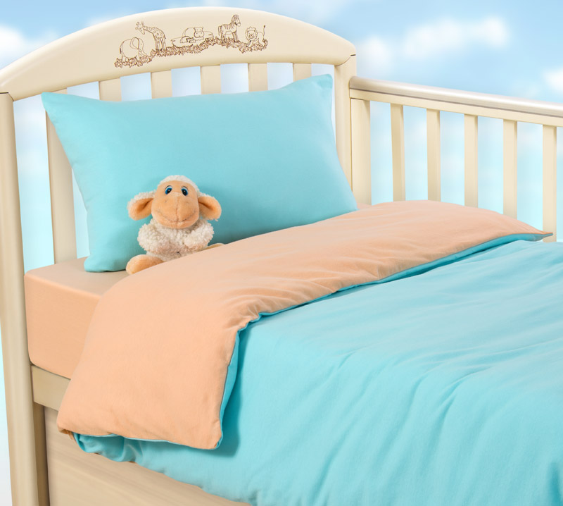 Детское однотонное постельное белье в кроватку 120х60 с простыней на резинке 60x120 Летний закат, кулирка, Ясельный фото