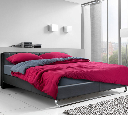 Однотонное постельное белье с простыней на резинке 160х200 Зимняя вишня, трикотаж, 2-спальное фото